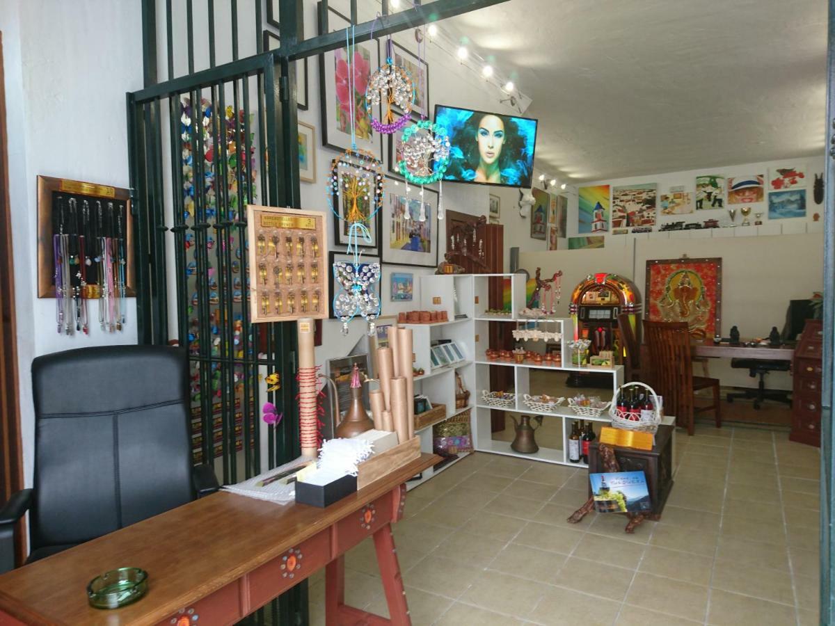 Centro De Arte Apartment Yunquera Luaran gambar